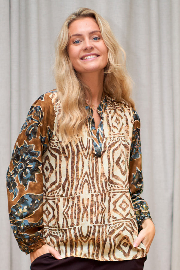 Black Colour Luna blouse lily blue