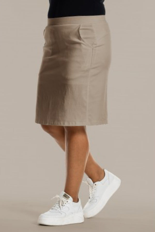 Sandgaard bengaline skirt with inder shorts sand