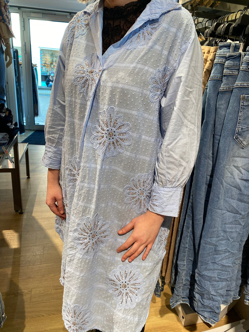 QNUZ Sara dress/shirt light blue