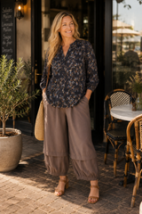 Gozzip  Vilde blouse black with grey brown flowers