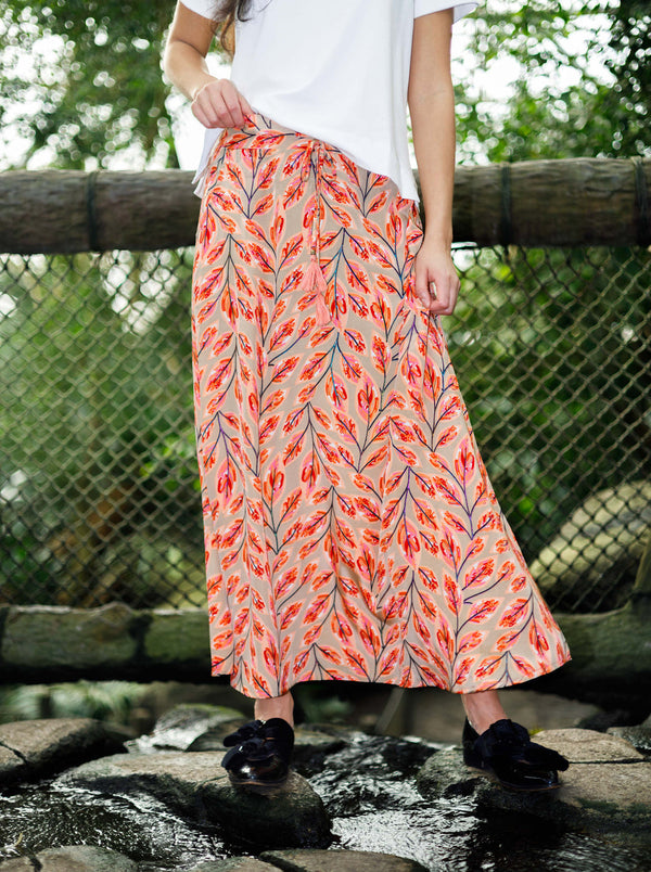 Black Colour Luna regular skirt peach leaf