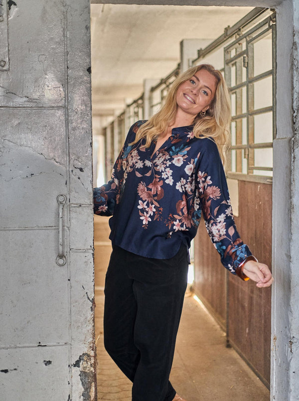 Black Colour Zendaya Blouse Blue