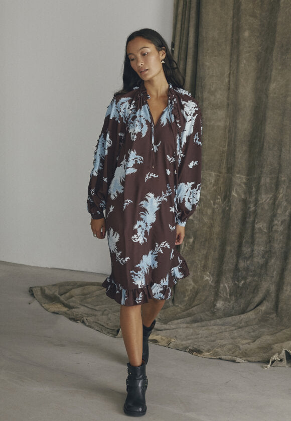 Love & Divine dress bordeaux leaf