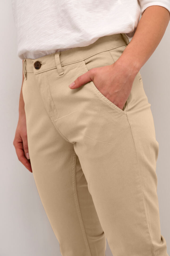 Culture Brita capri pants sand dune