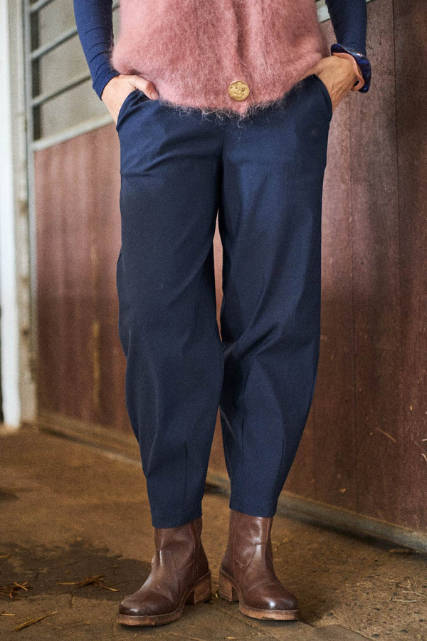 Black Colour Beverly Barrel Pant Blue