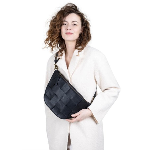 RE:DESIGNED BUMBAG KENDRA BLACK