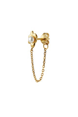 Stine A Shelly pearl earring with chain