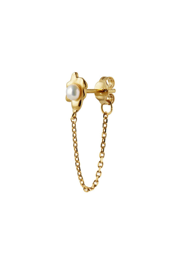 Stine A Shelly pearl earring with chain