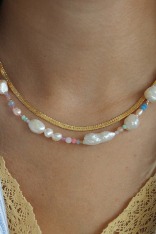Stine A short snake necklace
